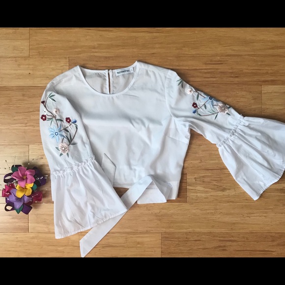 Roommates Tops - Roommates Brand Embroidered blouse